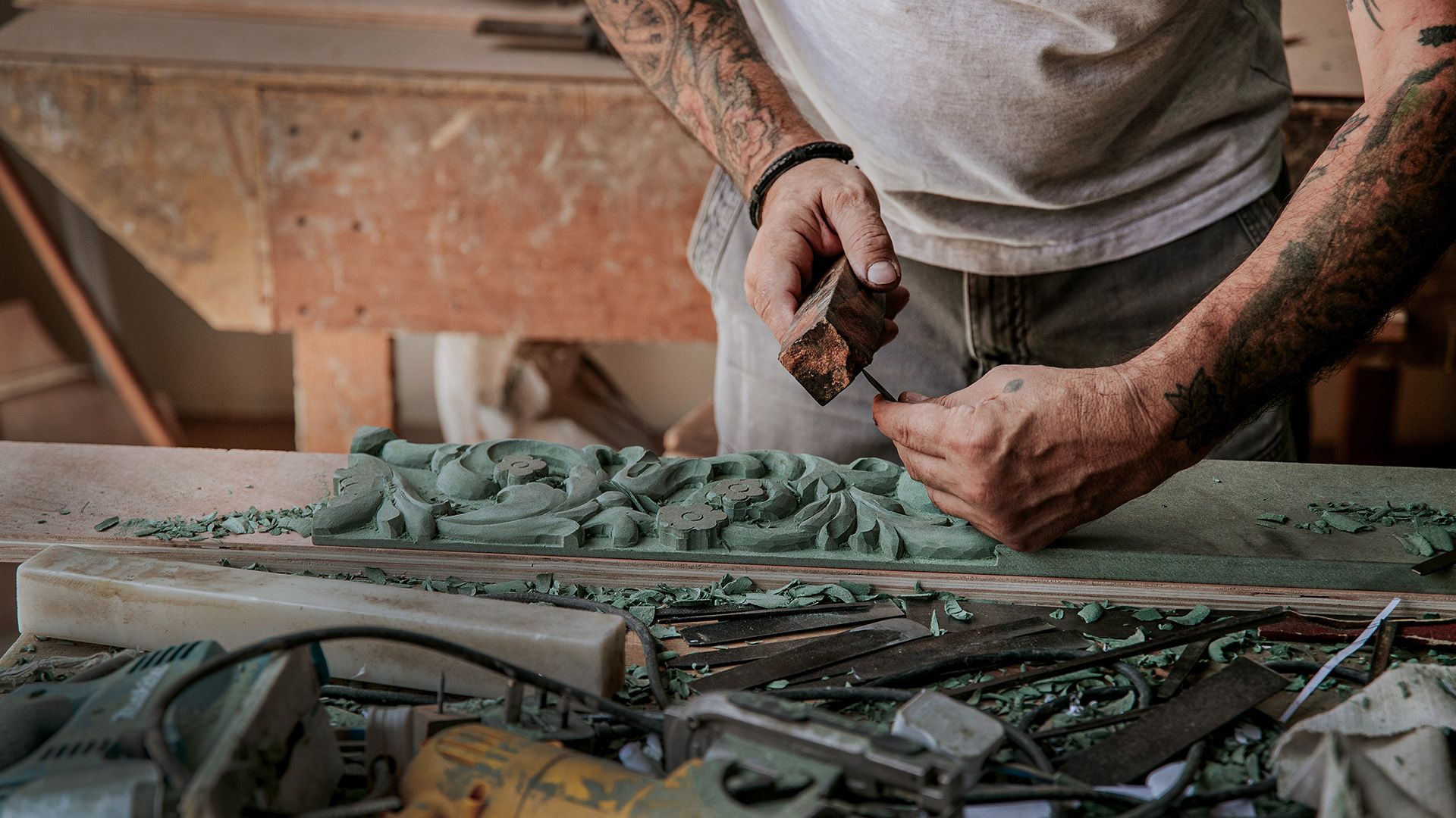 Master Wood Carvers at Work – Traditional Techniques